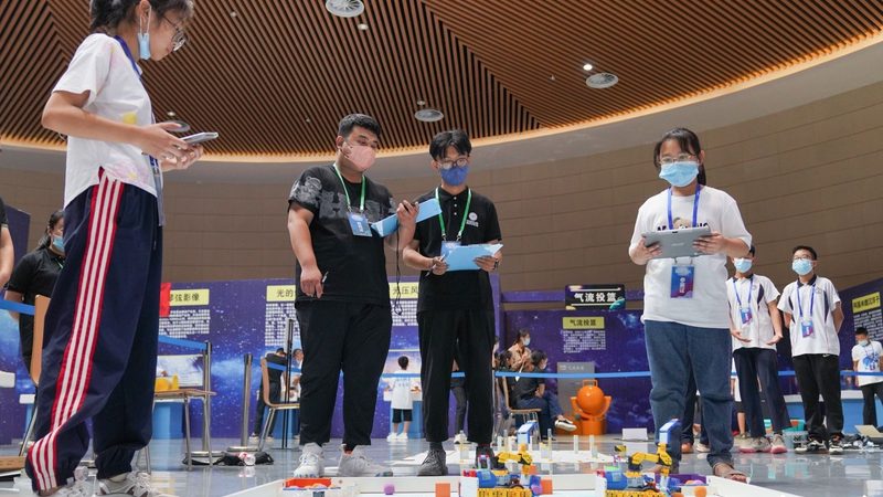 数据中台在政府项目中的应用：构建高效信息处理平台**
